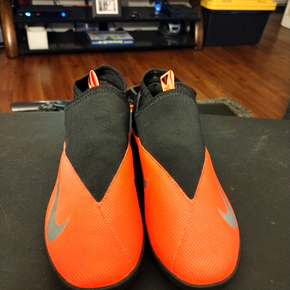 Nike brand new no box